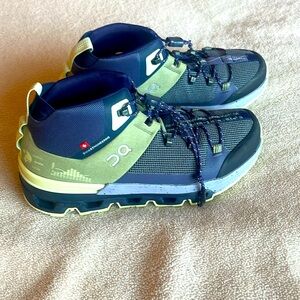 ON Cloudtrax Women's Hiking Shoes- Size 6